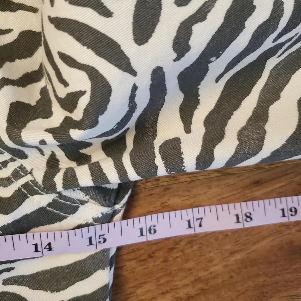 K. Kijan x H&M Girl's Size 11-12Y Zebra Jean Jacket